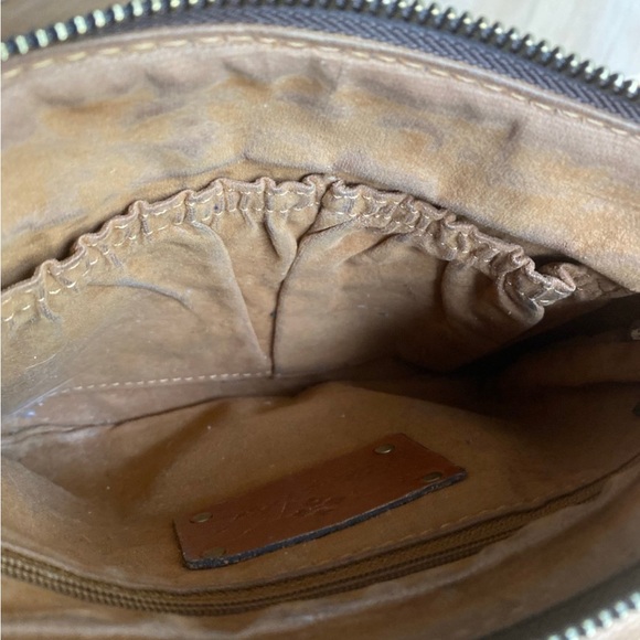 Patricia Nash Cassini Tooled Leather Wristlet in Tan/Gold - Picture 6 of 6